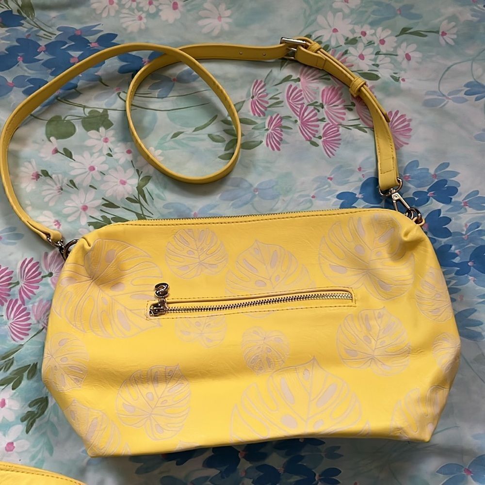 Desigual Handbag with Large Cosmetic Bag - Yellow Monstera Cutout - Picture 10 of 16